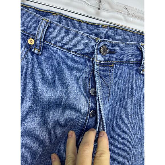 Levi's 501 Men's Size 38x30 Blue Stonewashed Button Fly Denim Jeans - Picture 3 of 7